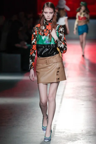 Look 14